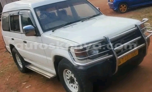 Buy Used Mitsubishi Pajero White Car in Kakamega in West Kenya Buy Used Mitsubishi Pajero White Car in Kakamega in West Kenya