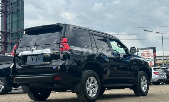 Nunua Mpya Toyota Prado Nyeusi Gari ndani ya Nairobi nchini Nairobi Nunua Mpya Toyota Prado Nyeusi Gari ndani ya Nairobi nchini Nairobi