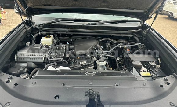 Nunua Mpya Toyota Prado Nyeusi Gari ndani ya Nairobi nchini Nairobi Nunua Mpya Toyota Prado Nyeusi Gari ndani ya Nairobi nchini Nairobi