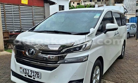 Buy Used Toyota Vellfire White Car in Machakos in Nairobi