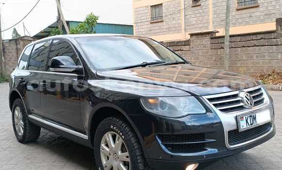 Oofamaa Volkswagen Touareg Black Makiinaa iti Nairobi keessatti Nairobi keessatti