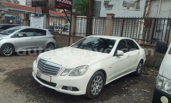 Buy Used Mercedes-Benz E200 White Car in Nairobi in Nairobi Buy Used Mercedes-Benz E200 White Car in Nairobi in Nairobi