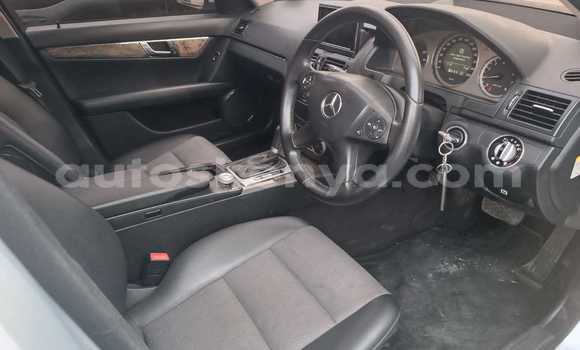 Nunua Ilio tumika Mercedes-Benz C250 coupe Fedha Gari ndani ya Nairobi nchini Nairobi Nunua Ilio tumika Mercedes-Benz C250 coupe Fedha Gari ndani ya Nairobi nchini Nairobi