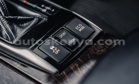 Imported Toyota Mark X White Makiinaa iti Nairobi keessatti Nairobi keessatti Imported Toyota Mark X White Makiinaa iti Nairobi keessatti Nairobi keessatti