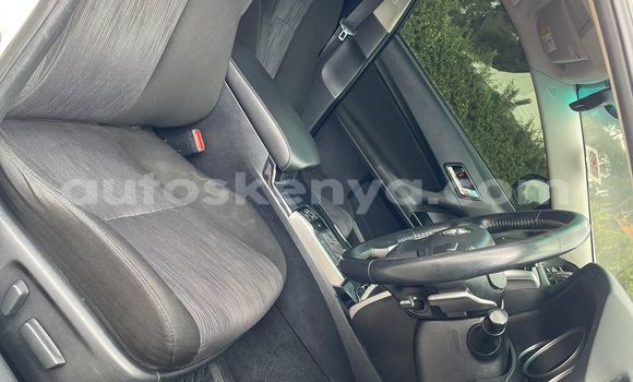 Oofamaa Toyota Mark X White Makiinaa iti Nairobi keessatti Nairobi keessatti Oofamaa Toyota Mark X White Makiinaa iti Nairobi keessatti Nairobi keessatti