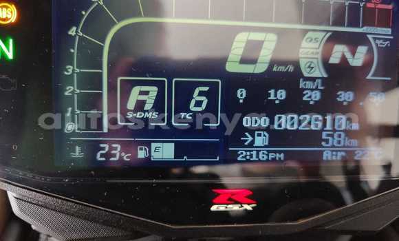 Nunua Ilio tumika Suzuki GSX–R Nyeupe Bike ndani ya Nairobi nchini Nairobi Nunua Ilio tumika Suzuki GSX–R Nyeupe Bike ndani ya Nairobi nchini Nairobi