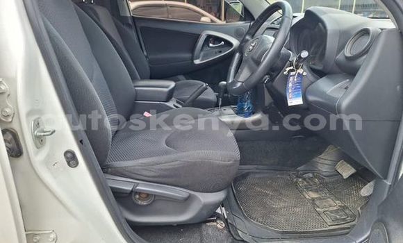 Oofamaa Toyota RAV4 Other Makiinaa iti Bura keessatti Northeast Kenya keessatti