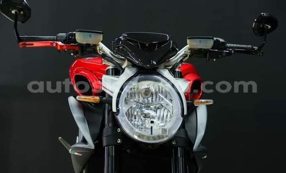 Oofamaa Mv Agusta Brutale Blue Doqdoqqee iti Nairobi keessatti Nairobi keessatti Oofamaa Mv Agusta Brutale Blue Doqdoqqee iti Nairobi keessatti Nairobi keessatti