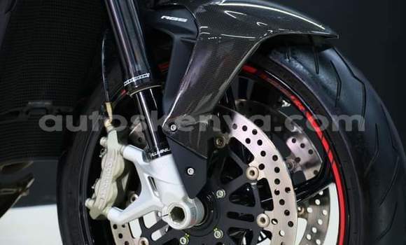 Oofamaa Mv Agusta Brutale Blue Doqdoqqee iti Nairobi keessatti Nairobi keessatti Oofamaa Mv Agusta Brutale Blue Doqdoqqee iti Nairobi keessatti Nairobi keessatti