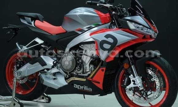 Haaraa Aprilia Tuono Red Doqdoqqee iti Nairobi keessatti Nairobi keessatti Haaraa Aprilia Tuono Red Doqdoqqee iti Nairobi keessatti Nairobi keessatti