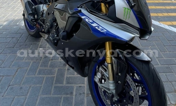 Oofamaa Yamaha R1 Beige Doqdoqqee iti Nairobi keessatti Nairobi keessatti