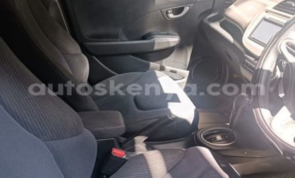 Oofamaa Honda Fit Other Makiinaa iti Changamwe keessatti Coast keessatti Oofamaa Honda Fit Other Makiinaa iti Changamwe keessatti Coast keessatti