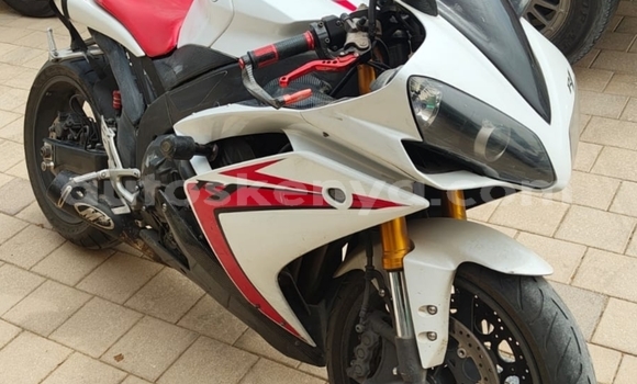Nunua Ilio tumika Yamaha R1 Nyeupe Bike ndani ya Nairobi nchini Nairobi