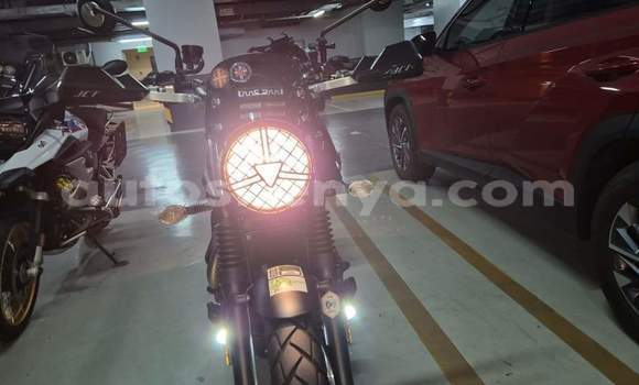 Oofamaa Triumph Scrambler Red Doqdoqqee iti Nairobi keessatti Nairobi keessatti Oofamaa Triumph Scrambler Red Doqdoqqee iti Nairobi keessatti Nairobi keessatti