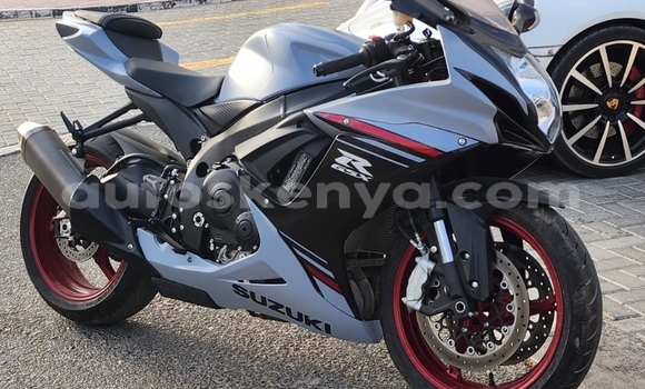 Nunua Ilio tumika Suzuki GSX–R Fedha Bike ndani ya Nairobi nchini Nairobi