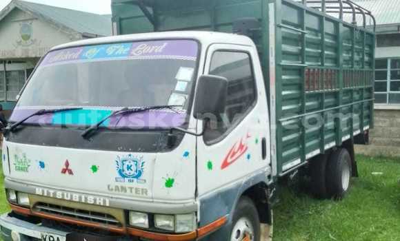 Nunua Ilio tumika Mitsubishi Fuso Kijani Lori ndani ya Nakuru nchini Bonde la Ufafanuzi