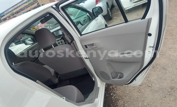Nunua Mpya Daihatsu Mira Nyeupe Gari ndani ya Nairobi nchini Nairobi Nunua Mpya Daihatsu Mira Nyeupe Gari ndani ya Nairobi nchini Nairobi