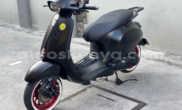 Oofamaa Vespa Sprint Black Doqdoqqee iti Nairobi keessatti Nairobi keessatti