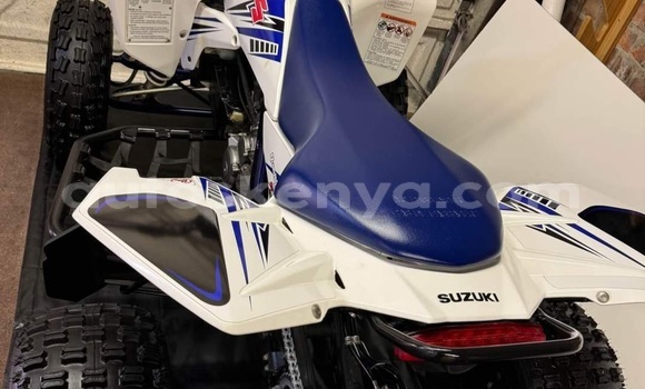 Oofamaa Suzuki TU White Doqdoqqee iti Nairobi keessatti Nairobi keessatti Oofamaa Suzuki TU White Doqdoqqee iti Nairobi keessatti Nairobi keessatti