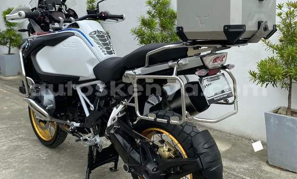 Oofamaa BMW R1200GS Adventure White Doqdoqqee iti Nairobi keessatti Nairobi keessatti Oofamaa BMW R1200GS Adventure White Doqdoqqee iti Nairobi keessatti Nairobi keessatti