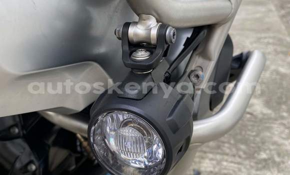 Oofamaa BMW R1200GS Adventure White Doqdoqqee iti Nairobi keessatti Nairobi keessatti Oofamaa BMW R1200GS Adventure White Doqdoqqee iti Nairobi keessatti Nairobi keessatti