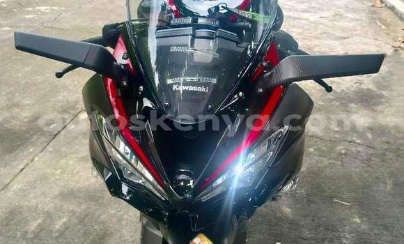 Oofamaa Kawasaki ZX-R Black Doqdoqqee iti Nairobi keessatti Nairobi keessatti Oofamaa Kawasaki ZX-R Black Doqdoqqee iti Nairobi keessatti Nairobi keessatti