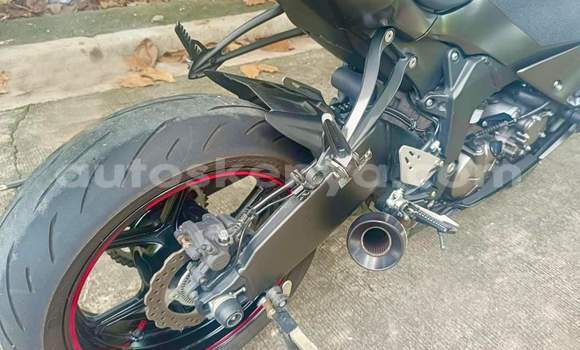Oofamaa Kawasaki ZX-R Black Doqdoqqee iti Nairobi keessatti Nairobi keessatti Oofamaa Kawasaki ZX-R Black Doqdoqqee iti Nairobi keessatti Nairobi keessatti