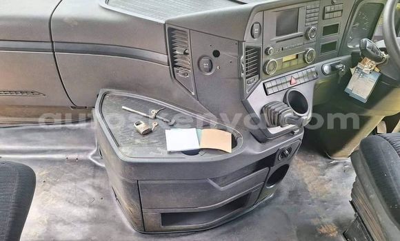 Nunua Ilio tumika Mercedes‒Benz Arocs Kijani Lori ndani ya Machakos nchini Nairobi Nunua Ilio tumika Mercedes‒Benz Arocs Kijani Lori ndani ya Machakos nchini Nairobi