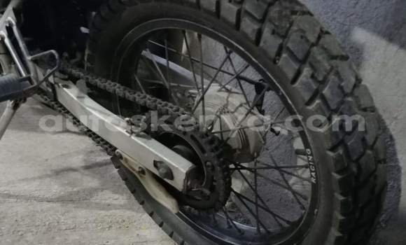 Oofamaa Honda XR 125 Black Doqdoqqee iti Nairobi keessatti Nairobi keessatti Oofamaa Honda XR 125 Black Doqdoqqee iti Nairobi keessatti Nairobi keessatti