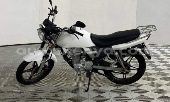 Oofamaa Senke SK150 White Doqdoqqee iti Nairobi keessatti Nairobi keessatti