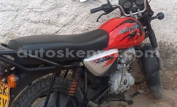 Oofamaa Bajaj XCD Red Doqdoqqee iti Malindi keessatti Coast keessatti