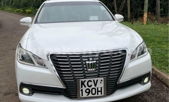 Oofamaa Toyota Crown White Makiinaa iti Machakos keessatti East Kenya keessatti