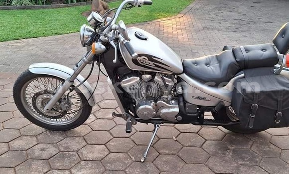 Oofamaa Honda Steed 400 Silver Doqdoqqee iti Nairobi keessatti Nairobi keessatti Oofamaa Honda Steed 400 Silver Doqdoqqee iti Nairobi keessatti Nairobi keessatti
