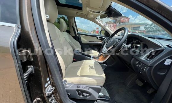 Oofamaa Volvo XC60 Brown Makiinaa iti Machakos keessatti Nairobi keessatti Oofamaa Volvo XC60 Brown Makiinaa iti Machakos keessatti Nairobi keessatti