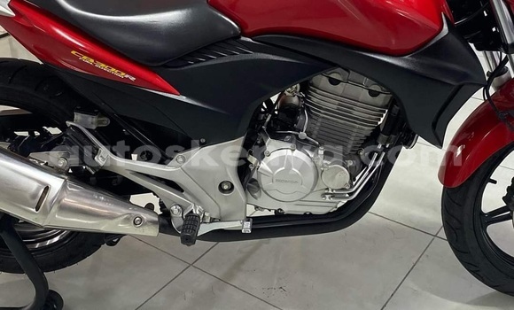 Oofamaa Honda CB Red Doqdoqqee iti Nairobi keessatti Nairobi keessatti Oofamaa Honda CB Red Doqdoqqee iti Nairobi keessatti Nairobi keessatti