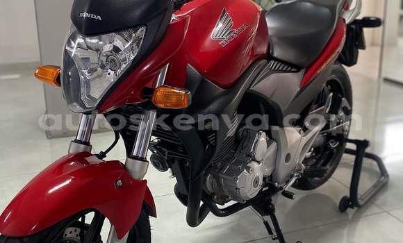 Oofamaa Honda CB Red Doqdoqqee iti Nairobi keessatti Nairobi keessatti Oofamaa Honda CB Red Doqdoqqee iti Nairobi keessatti Nairobi keessatti