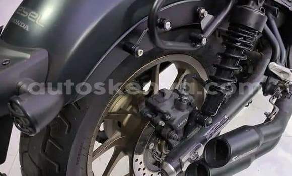 Oofamaa Honda Rebel Black Doqdoqqee iti Nairobi keessatti Nairobi keessatti Oofamaa Honda Rebel Black Doqdoqqee iti Nairobi keessatti Nairobi keessatti