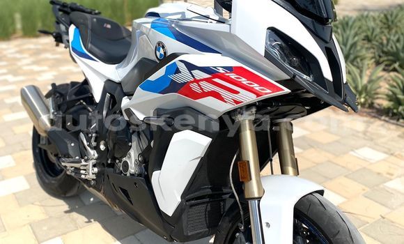 Oofamaa BMW S 1000 White Doqdoqqee iti Nairobi keessatti Nairobi keessatti