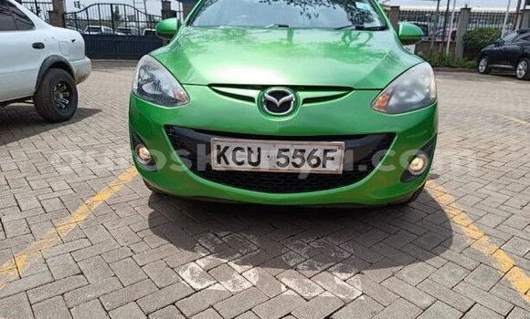 Nunua Ilio tumika Mazda Demio Kijani Gari ndani ya Machakos nchini Mashariki ya Kenya