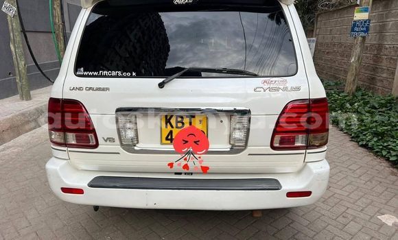 Buy Used Toyota Land Cruiser White Car in Bute in Northeast Kenya Buy Used Toyota Land Cruiser White Car in Bute in Northeast Kenya