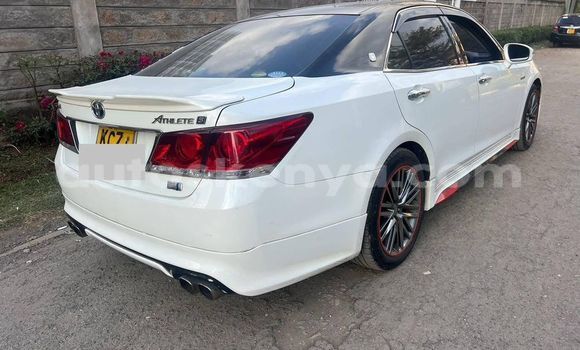 Oofamaa Toyota Crown White Makiinaa iti Busia keessatti West Kenya keessatti Oofamaa Toyota Crown White Makiinaa iti Busia keessatti West Kenya keessatti