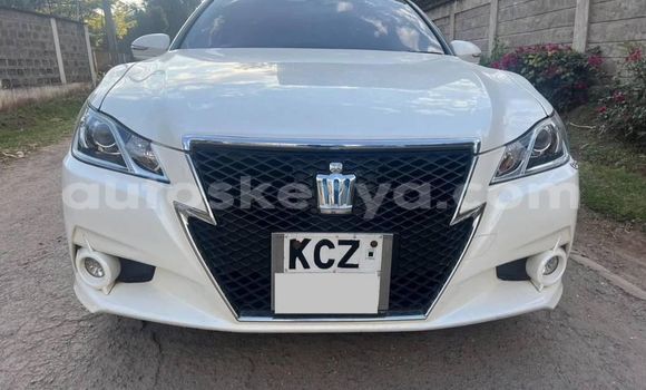 Oofamaa Toyota Crown White Makiinaa iti Busia keessatti West Kenya keessatti Oofamaa Toyota Crown White Makiinaa iti Busia keessatti West Kenya keessatti