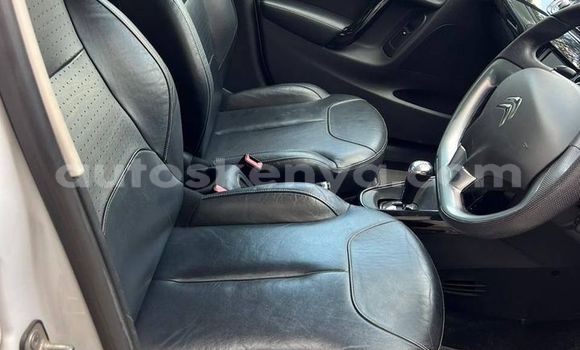 Oofamaa Citroen C3 Other Makiinaa iti Bura keessatti Northeast Kenya keessatti Oofamaa Citroen C3 Other Makiinaa iti Bura keessatti Northeast Kenya keessatti