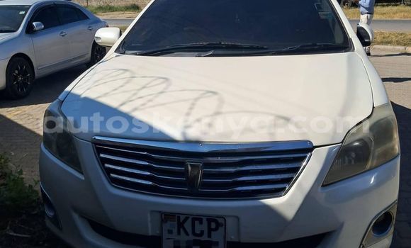 Oofamaa Toyota Premio White Makiinaa iti Bute keessatti Northeast Kenya keessatti Oofamaa Toyota Premio White Makiinaa iti Bute keessatti Northeast Kenya keessatti