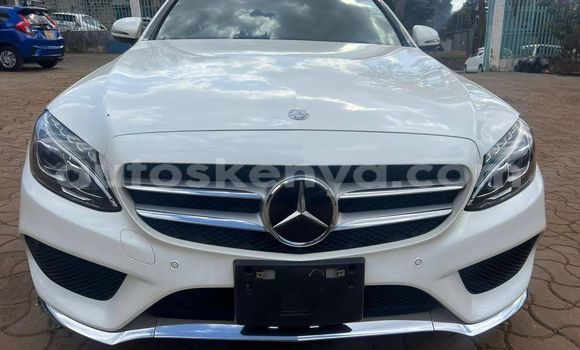 Buy Used Mercedes‒Benz C–Class White Car in Busia in West Kenya