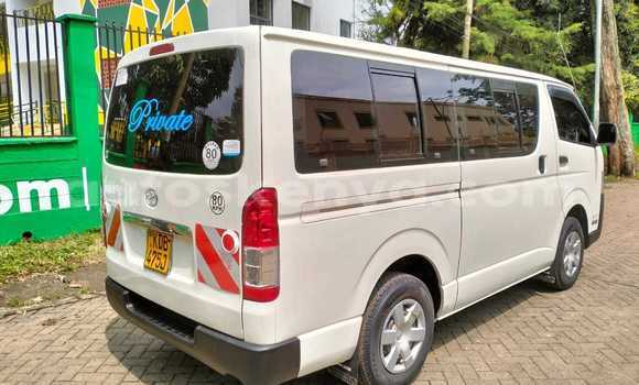 Oofamaa Toyota Hiace White Makiinaa iti Machakos keessatti Nairobi keessatti Oofamaa Toyota Hiace White Makiinaa iti Machakos keessatti Nairobi keessatti