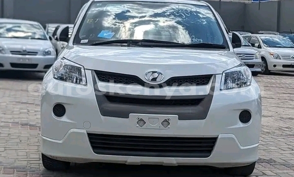 Buy Used Toyota IST White Car in Bute in Northeast Kenya Buy Used Toyota IST White Car in Bute in Northeast Kenya