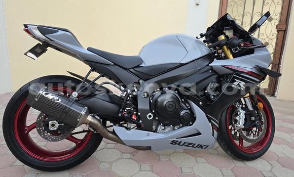 Nunua Ilio tumika Suzuki GSX–R Fedha Bike ndani ya Nairobi nchini Nairobi