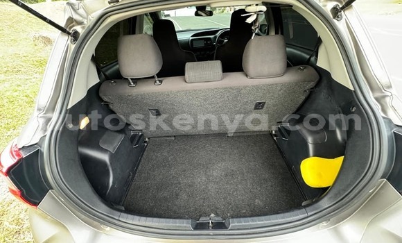 Oofamaa Toyota Vitz Silver Makiinaa iti Machakos keessatti Nairobi keessatti Oofamaa Toyota Vitz Silver Makiinaa iti Machakos keessatti Nairobi keessatti
