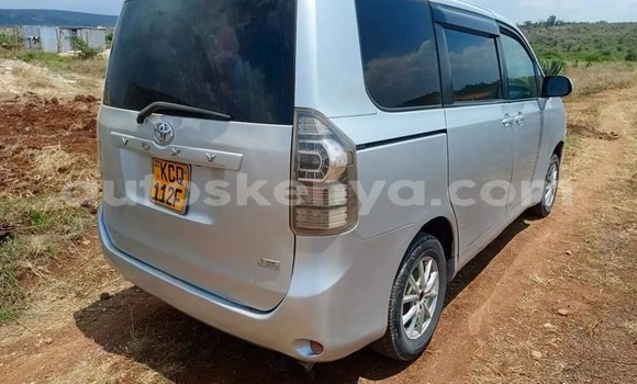 Nunua Ilio tumika Toyota Voxy Fedha Gari ndani ya Nairobi nchini Nairobi Nunua Ilio tumika Toyota Voxy Fedha Gari ndani ya Nairobi nchini Nairobi